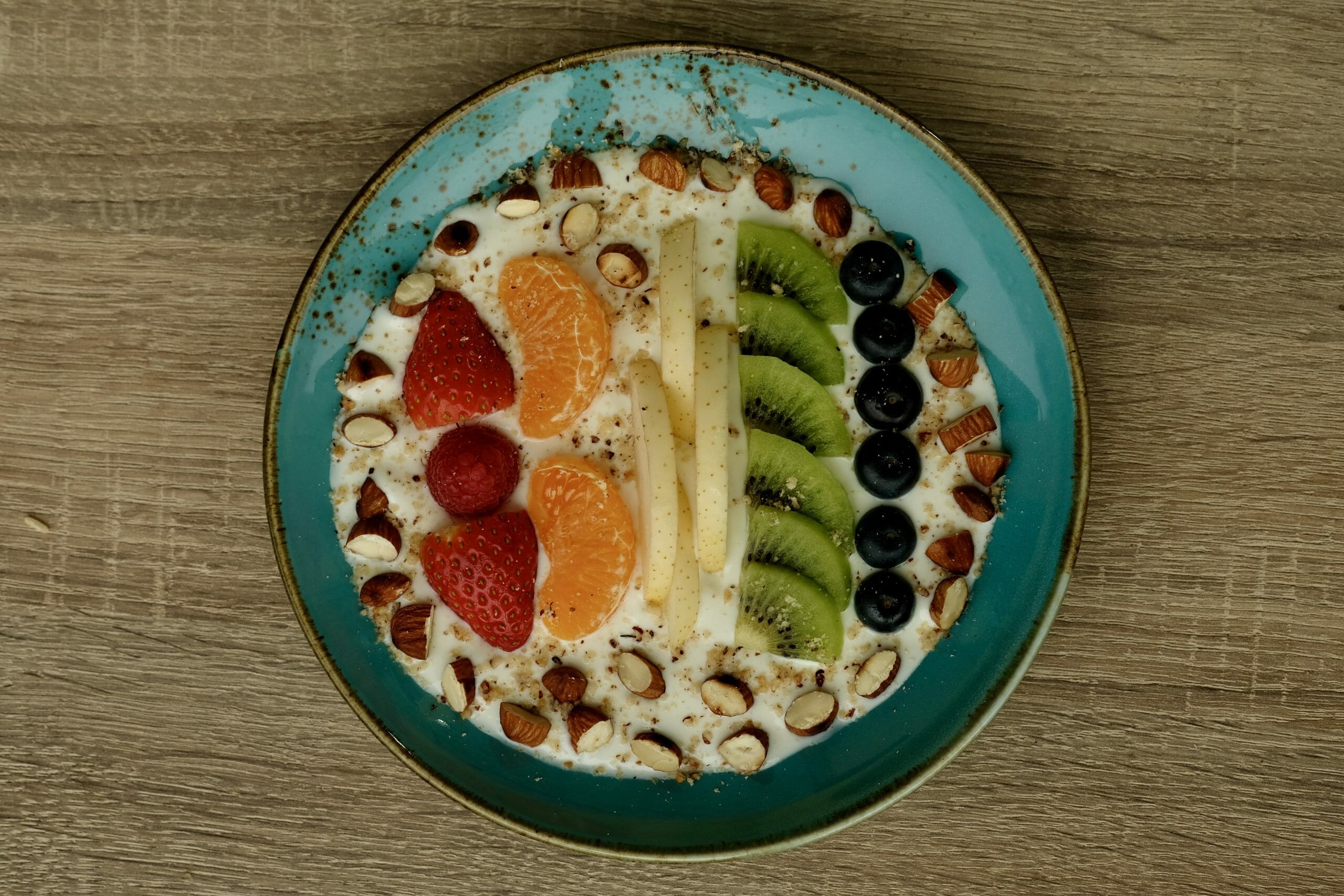 Regenbogen-Obstschüssel