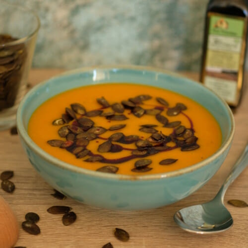 Curry-Kürbiscreme-Suppe mit Ingwer | gesundleckercarina