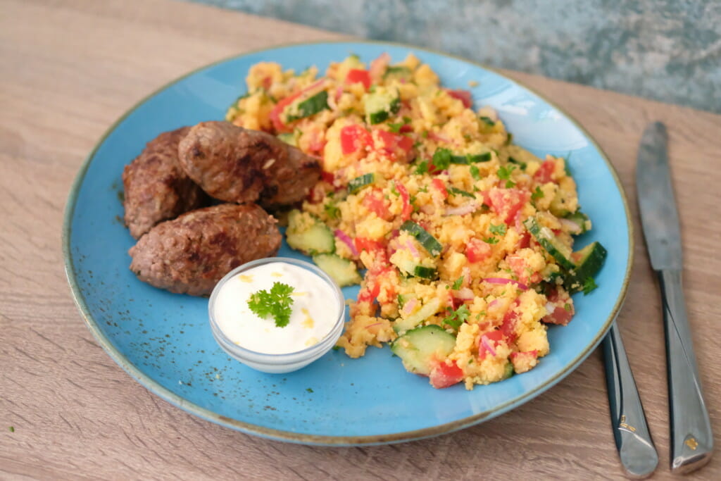 Lamm-Kofta mit Couscous-Salat